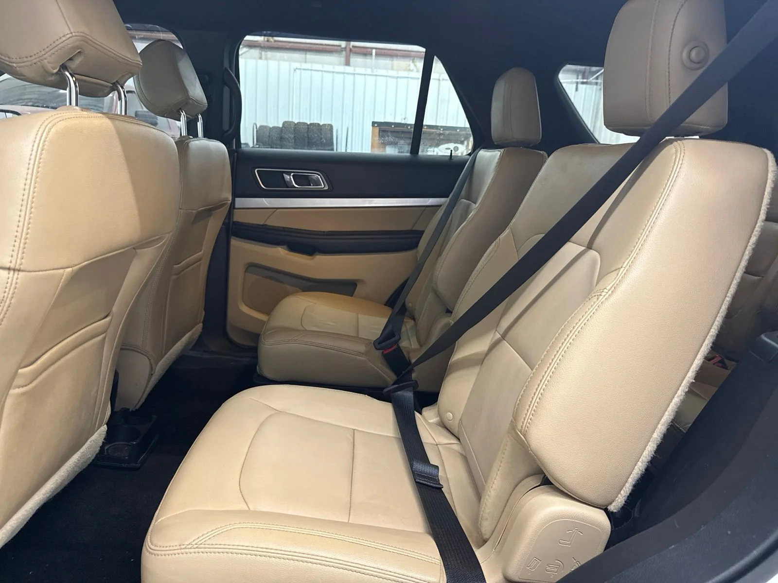 Used 2016 White Platinum Clearcoat Metallic Ford XLT image 22