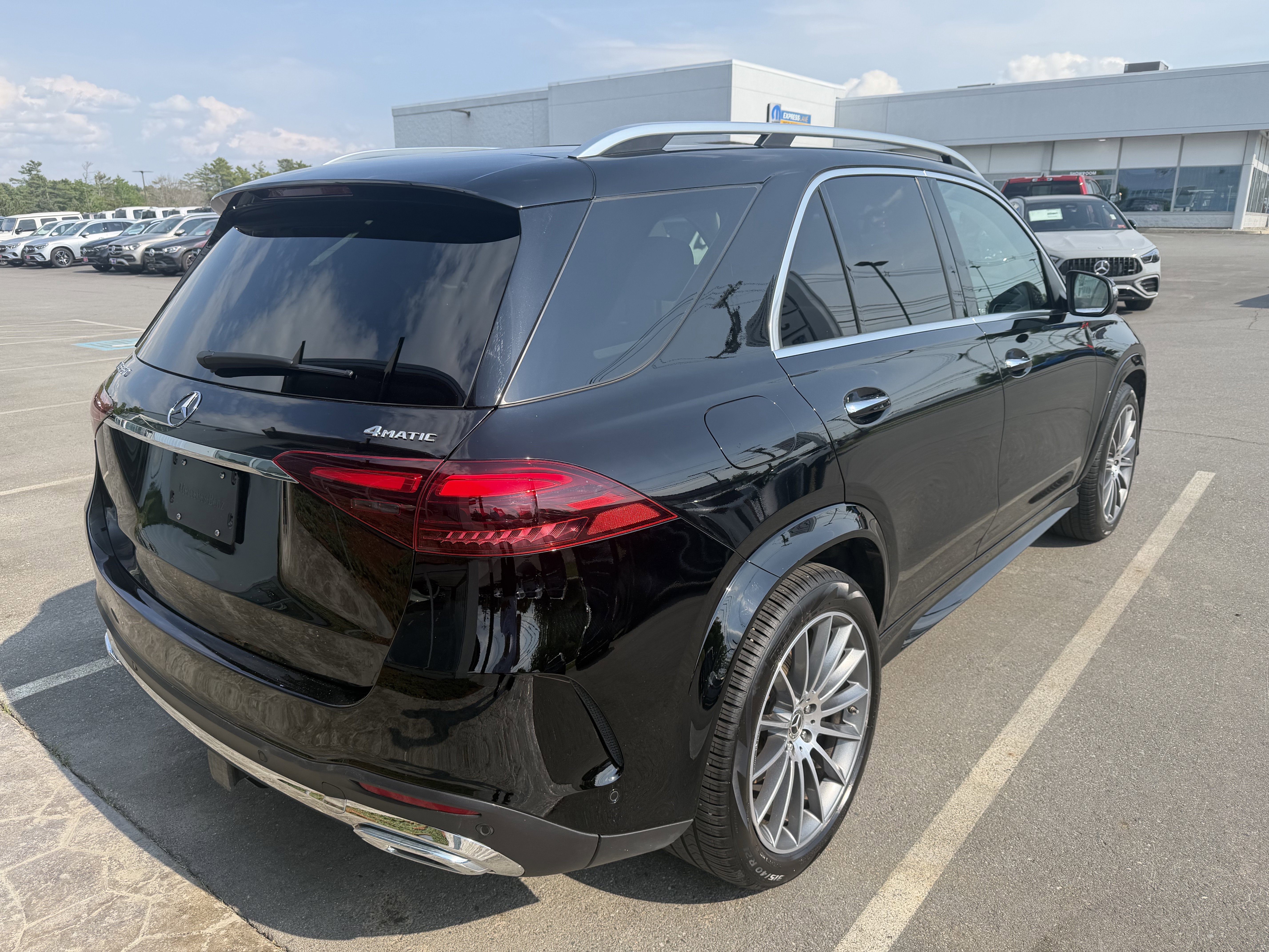 Used 2024 Black Mercedes-Benz GLE 350 image 4