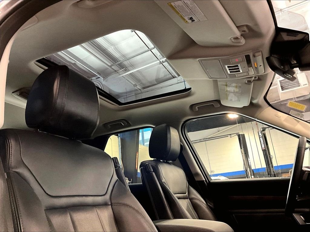 Used 2020 Gray Land Rover HSE image 23