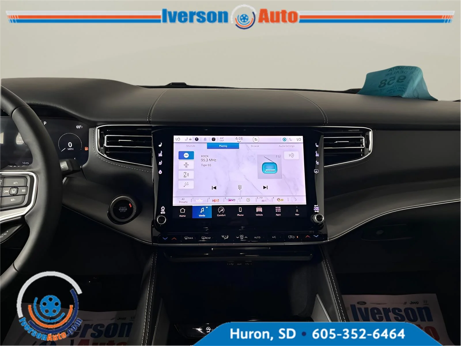 New 2026 Steel Blue Exterior Paint Jeep Limited Reserve image 23