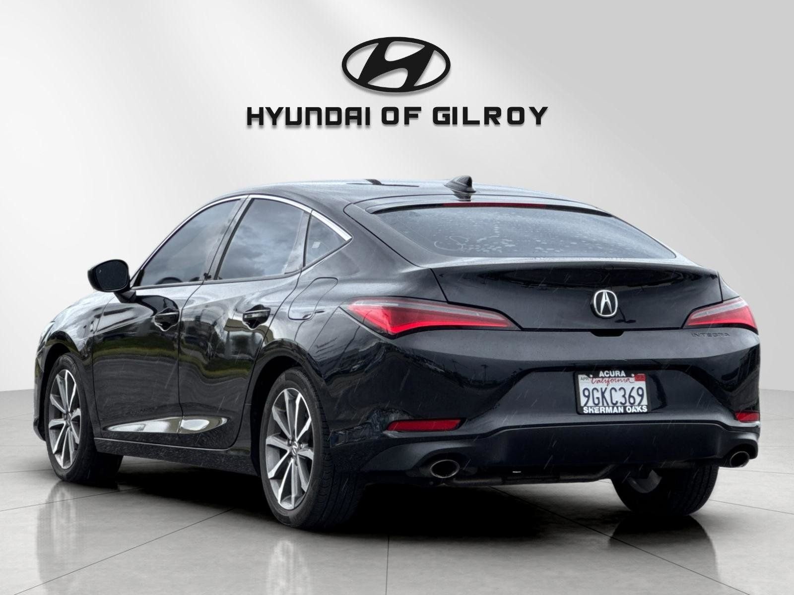 Used 2023  Acura Base image 3