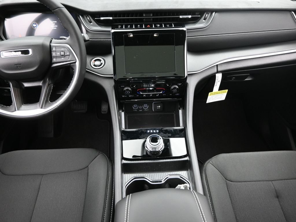 2025 Jeep Grand Cherokee Laredo - Photo 15