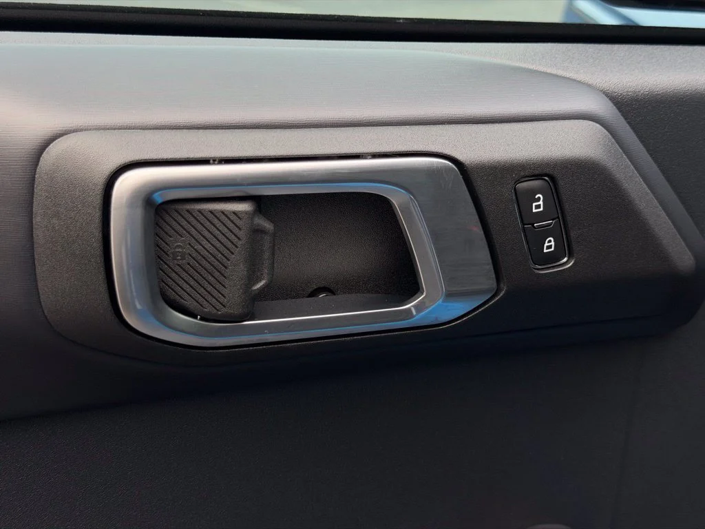 Used 2025 Blue Ford Badlands image 19