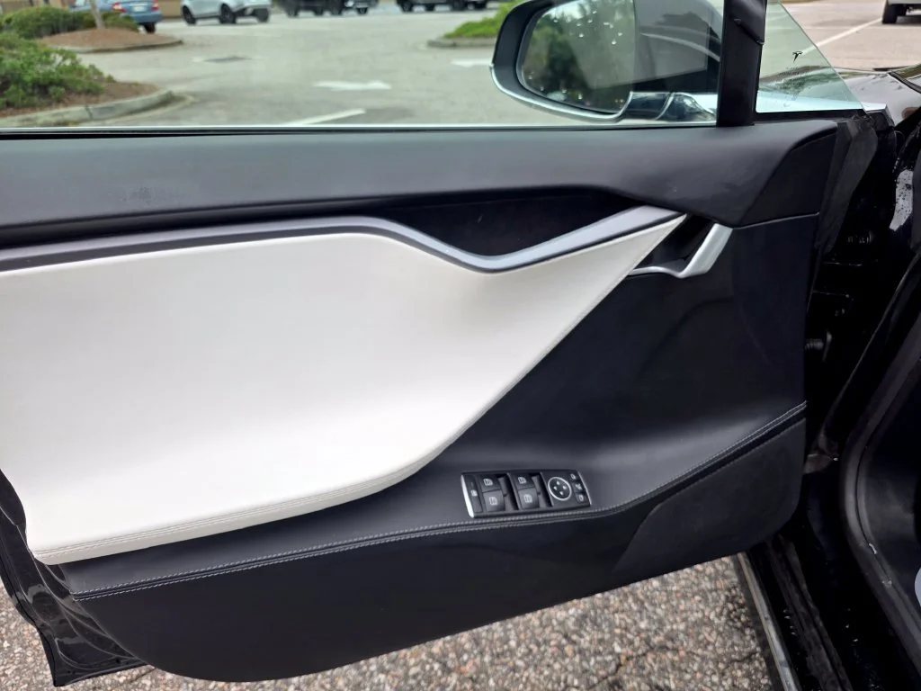 Used 2019 Black Tesla 100D image 11
