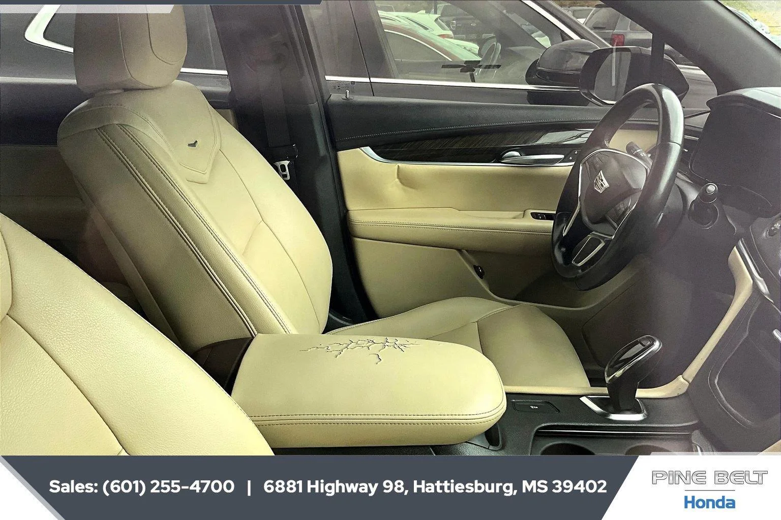 Used 2019 Stellar Black Metallic Cadillac FWD image 6