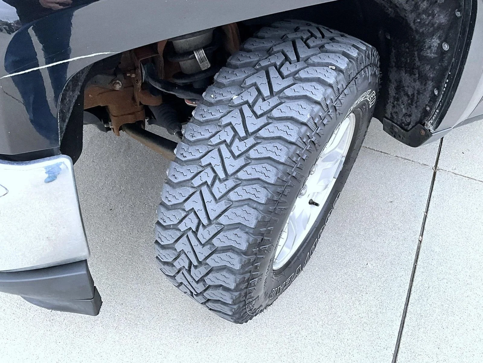 Used 2018 Black Chevrolet LT image 25