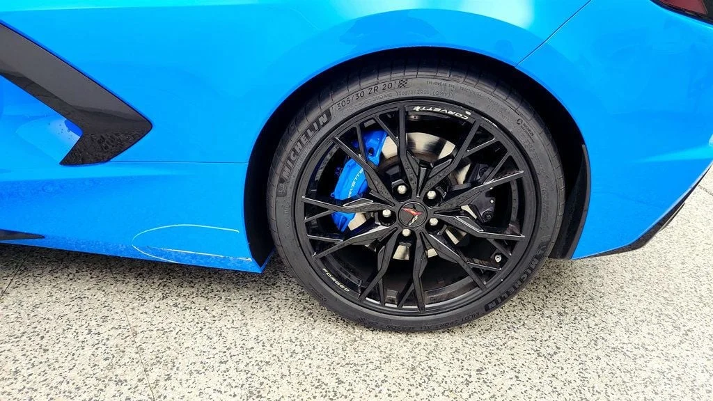 Used 2023 Rapid Blue Chevrolet 2dr Stingray Convertible w/3LT, Z51, Front Lift & Mag Ride image 9