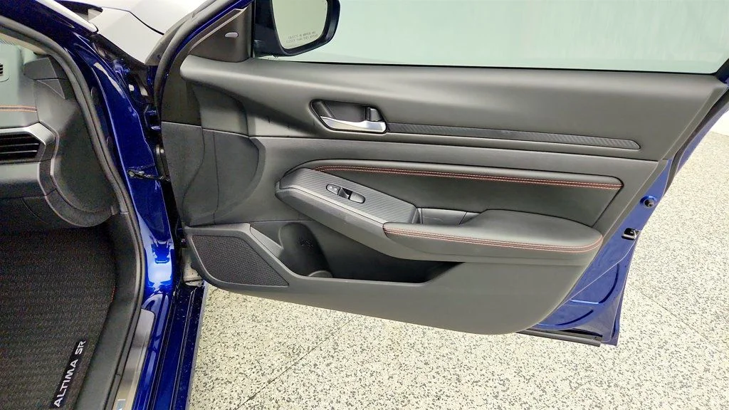 Used 2020 Deep Blue Pearl Nissan 2.5 SR Sedan image 24
