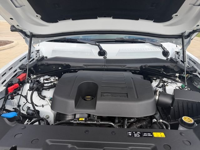 New 2026 Fuji White Land Rover X-Dynamic SE image 19