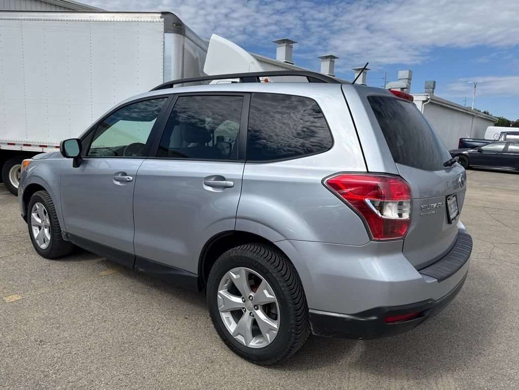 Used 2015 Ice Silver Metallic Subaru 2.5i Premium image 9