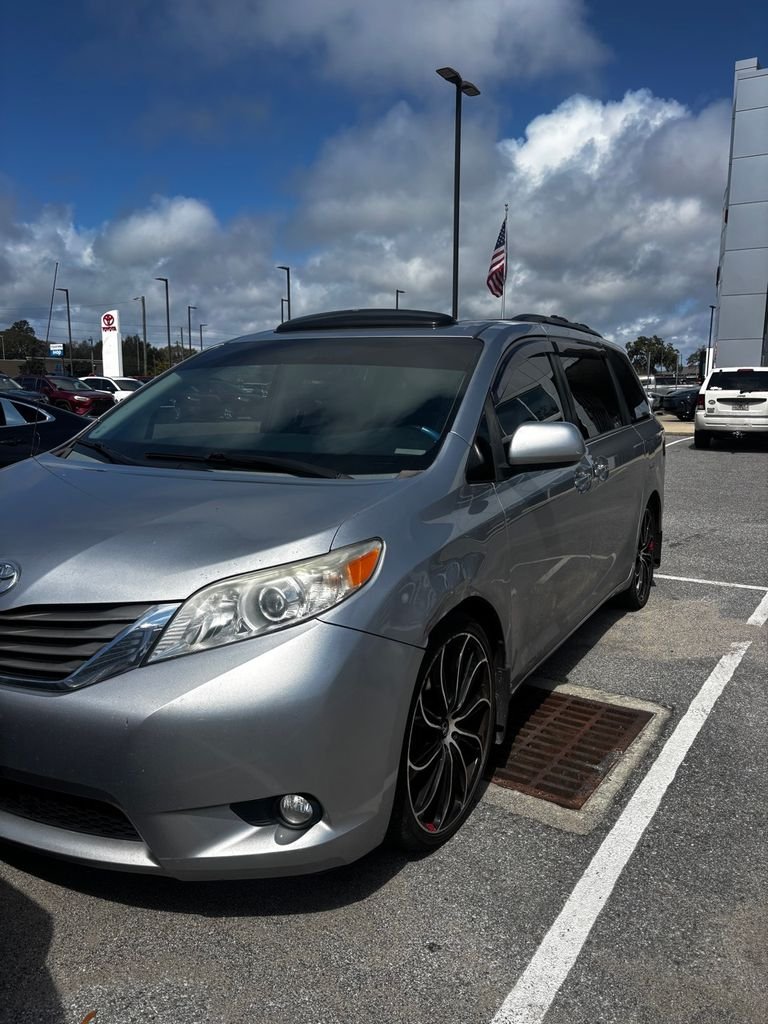 2012 Toyota Sienna XLE