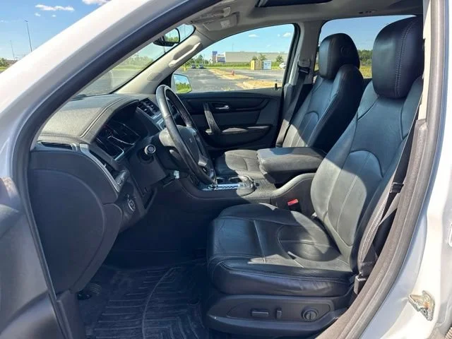 Used 2017 SUMMIT WHITE GMC Limited image 9