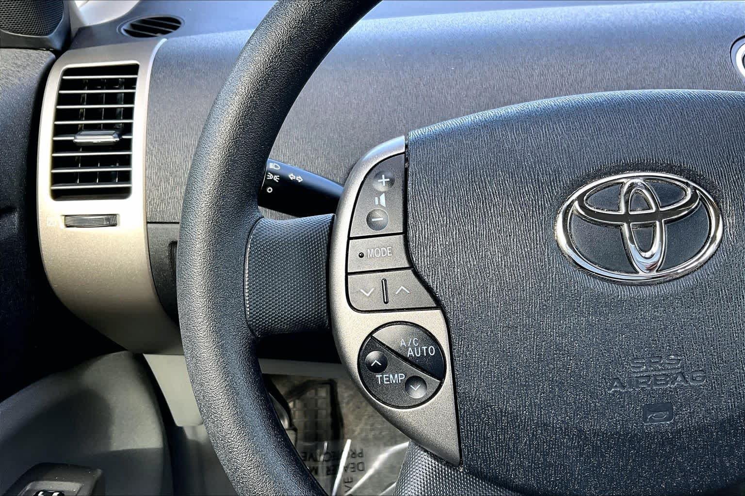 Used 2008 Classic Silver Metallic Toyota  image 23