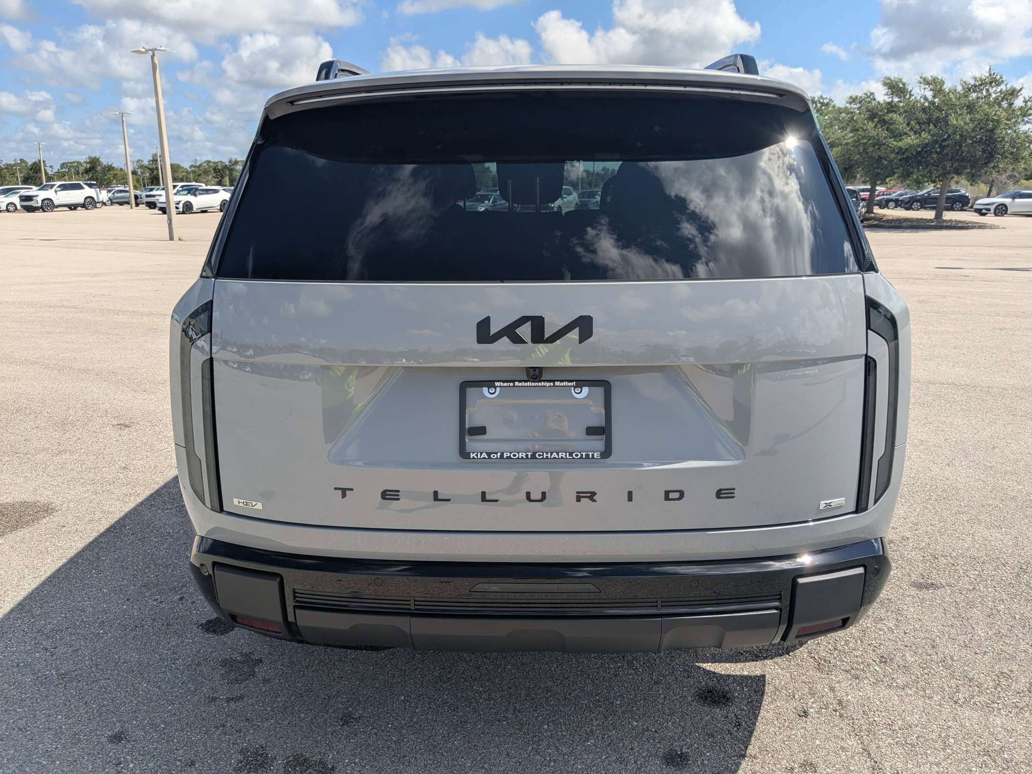New 2027 Wolf Gray Kia X-LINE SX image 6