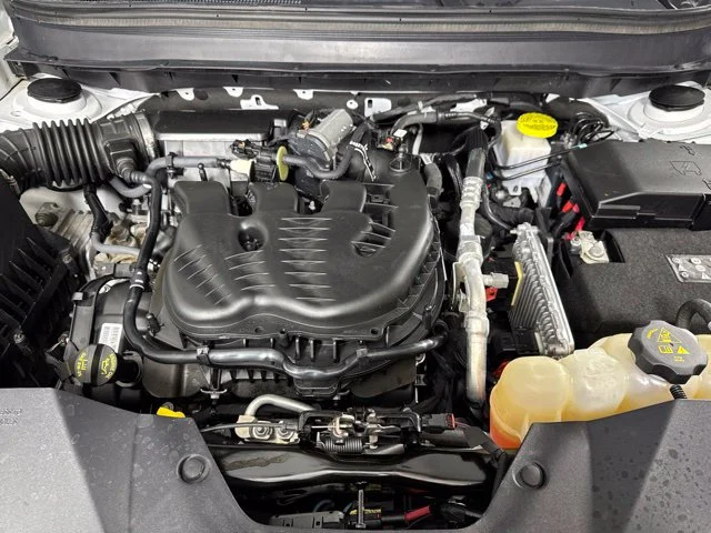 Used 2021 White Jeep Limited image 9