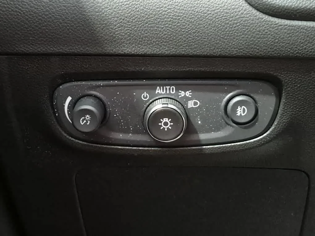 Used 2023 Ebony Twilight Metallic Buick Select image 18