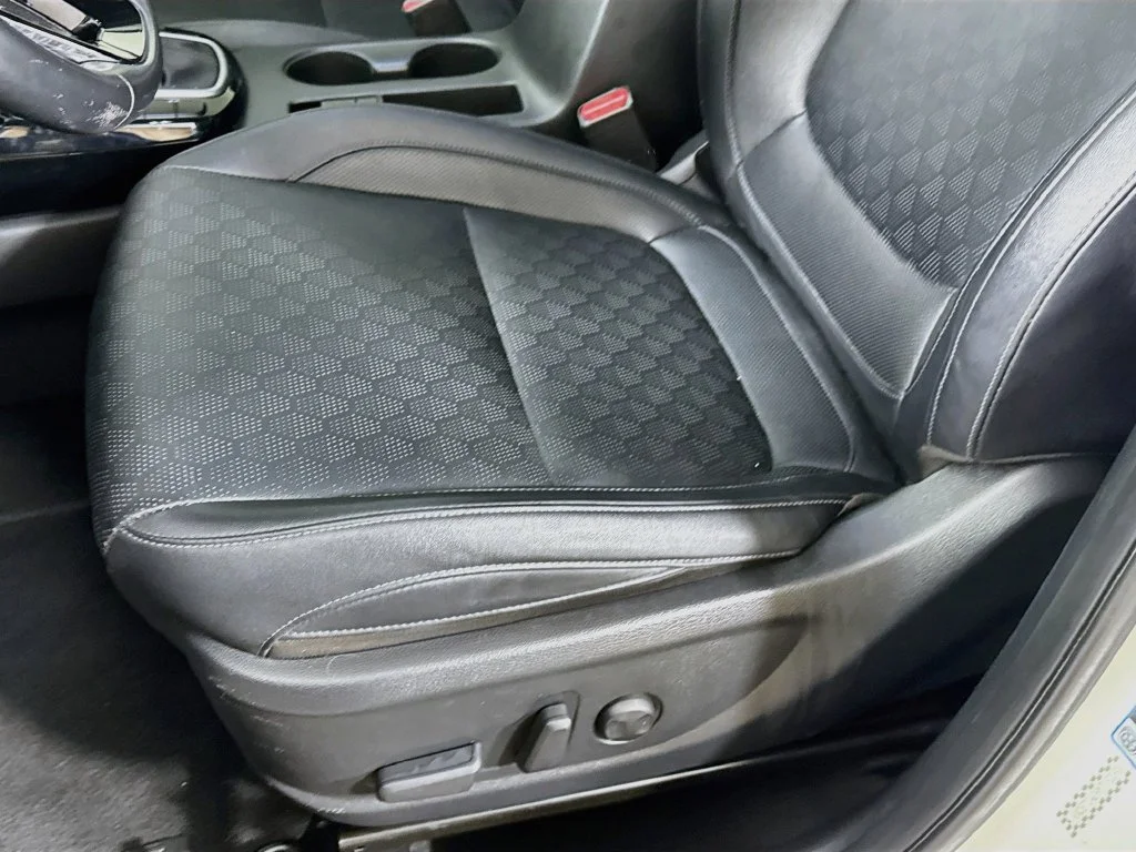 Used 2021 White Kia SX image 23