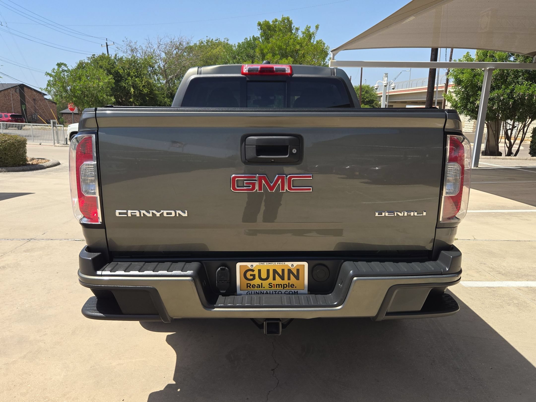 Used 2018 Mineral Metallic GMC 2WD Denali image 4