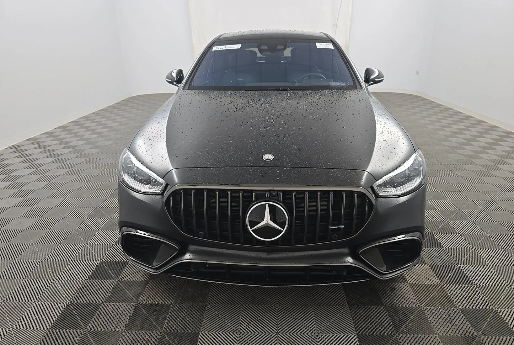 Used 2025 Gray Mercedes-Benz S 63 E AMG® image 4