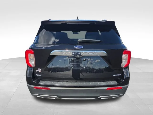 Used 2021 Black Ford XLT image 4