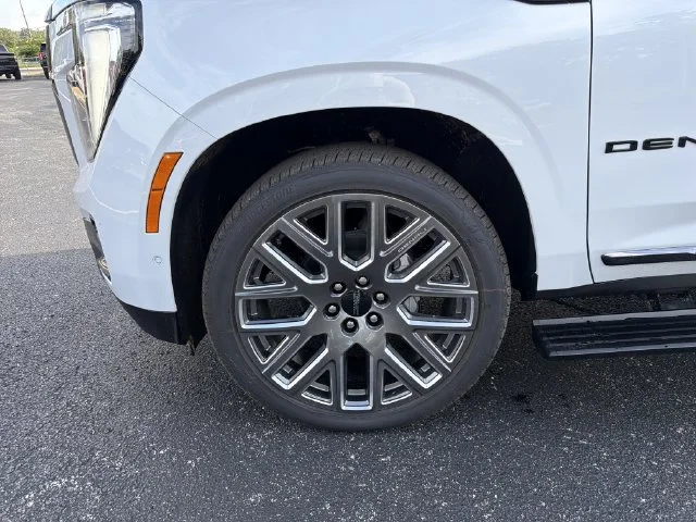 New 2027 Glacier White Tricoat GMC Denali Ultimate image 35