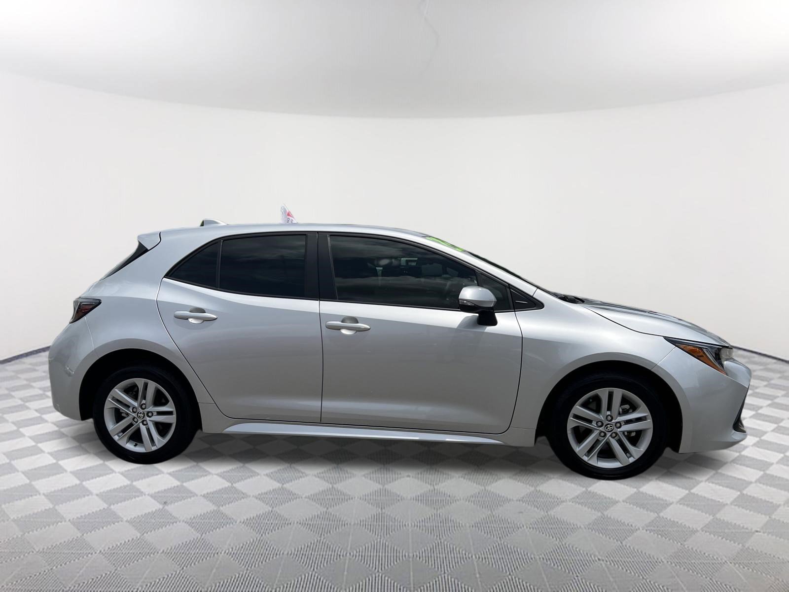 2022 Toyota Corolla Hatchback SE - Photo 18