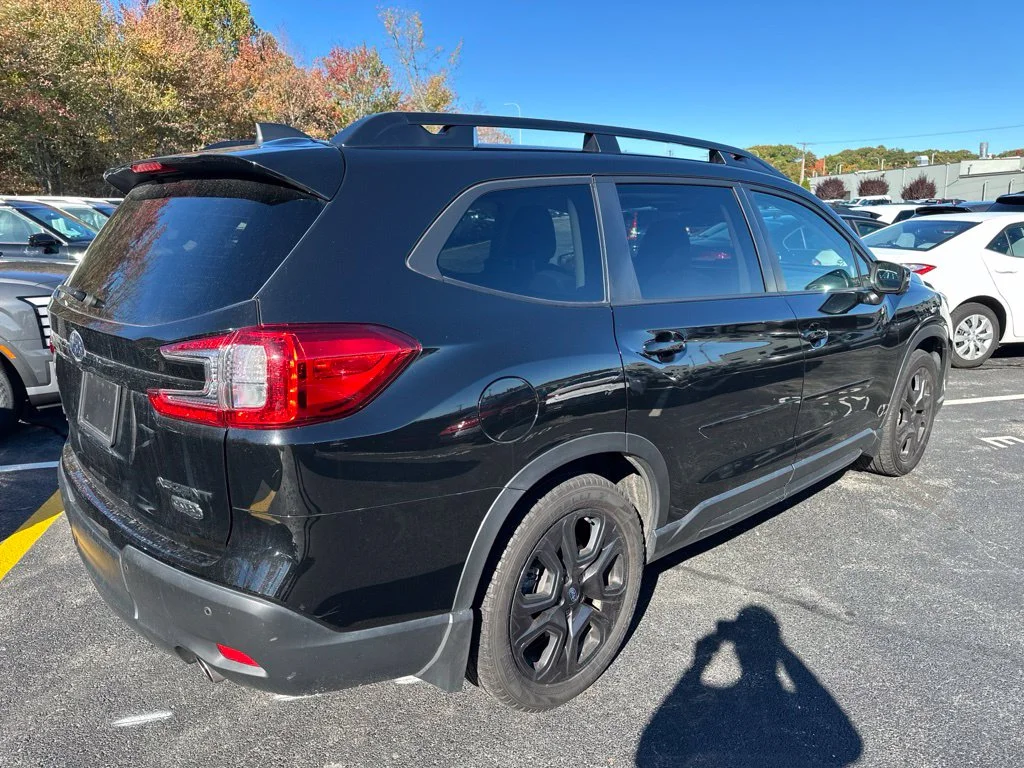 Used 2023 Crystal Black Silica Subaru Onyx Edition image 6