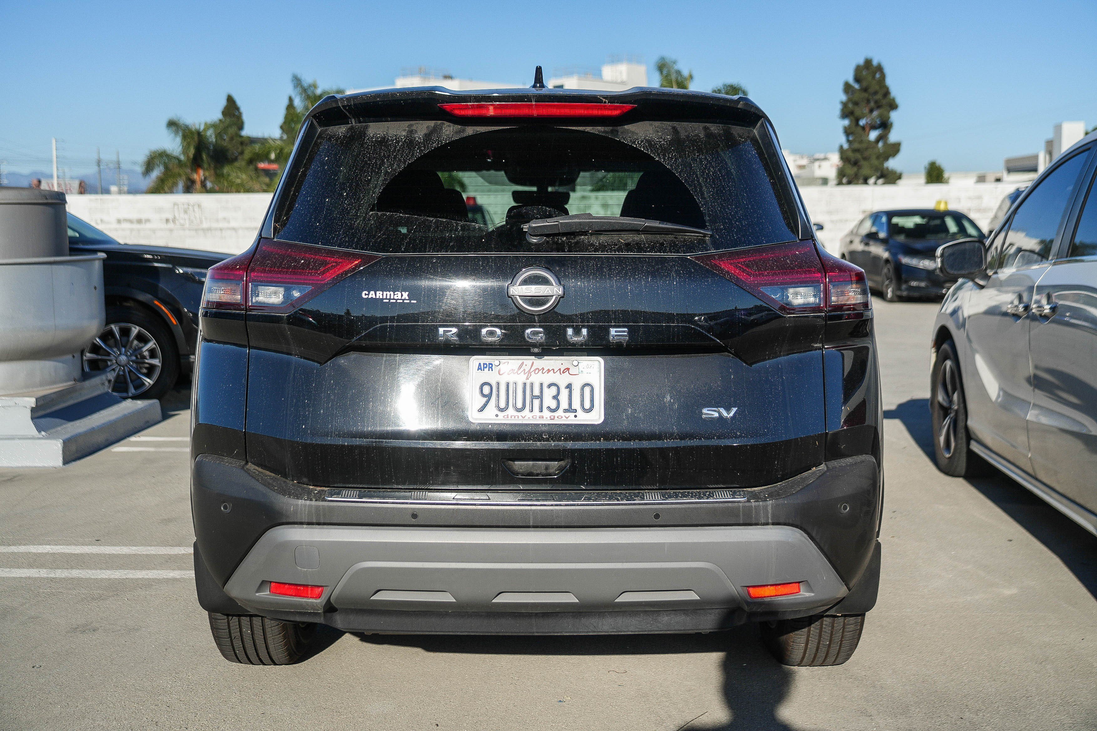 Used 2023 Super Black Nissan SV image 13
