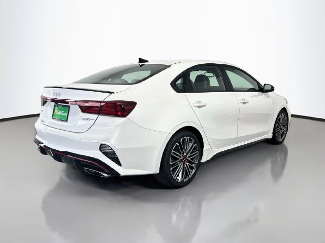 Used 2022 Snow White Pearl Kia GT image 7