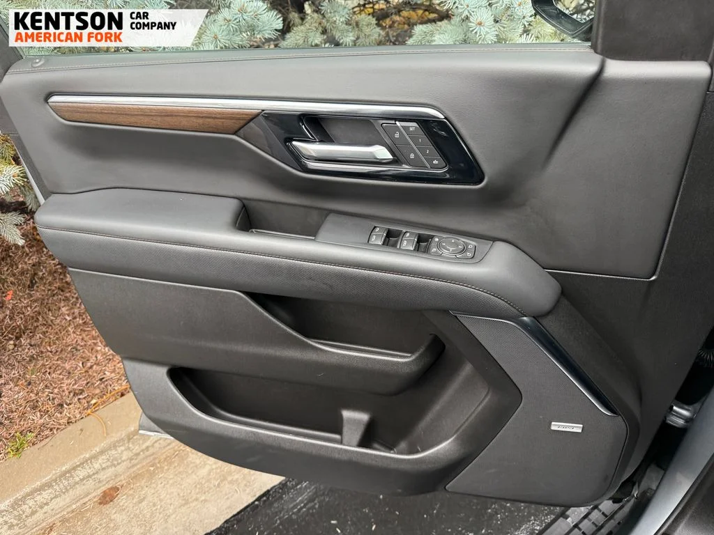 2025 Chevrolet Suburban High Country - Photo 21