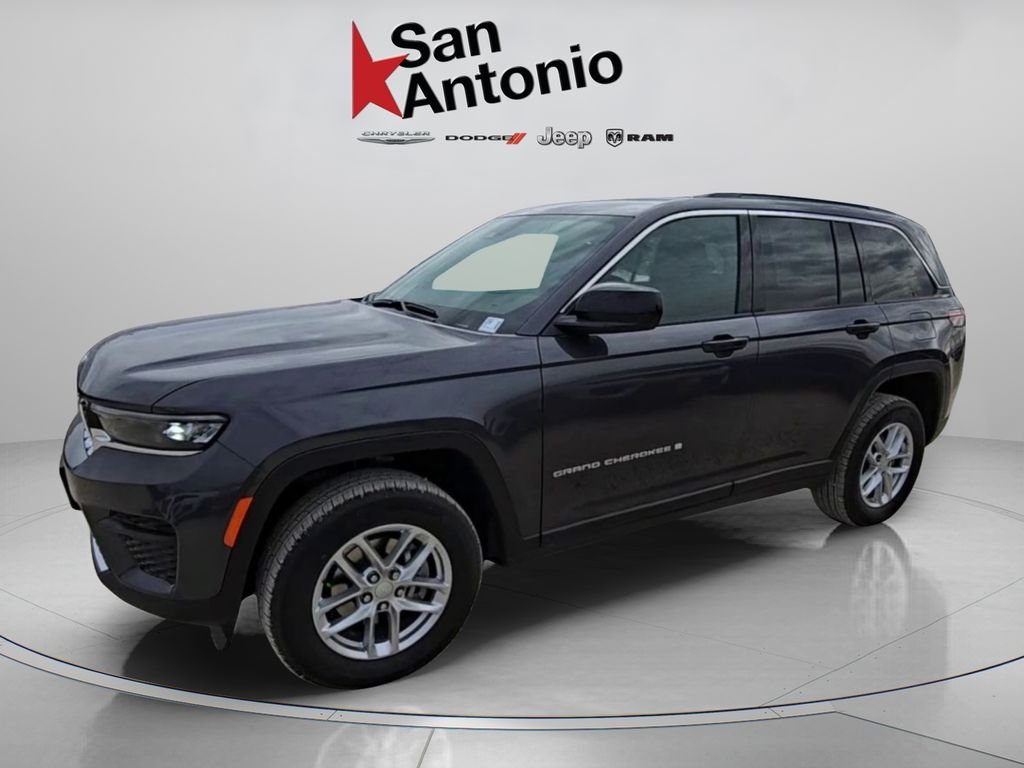 New 2025 Baltic Gray Metallic Clear-Coat Exterior Paint Jeep Laredo X image 7
