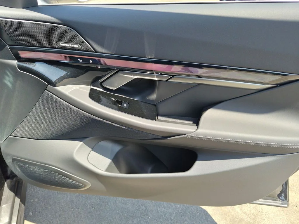 New 2027 Black BMW eDrive40 image 16
