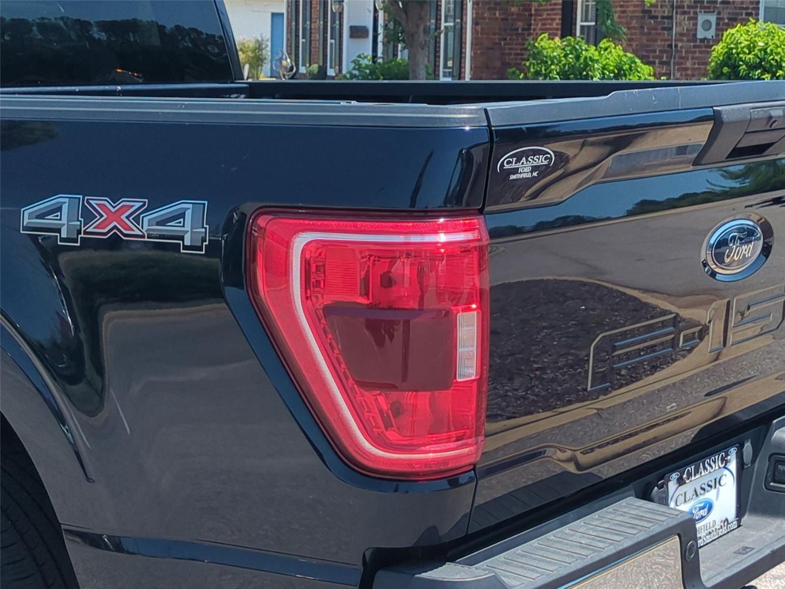Used 2021 Antimatter Blue Ford XLT image 12