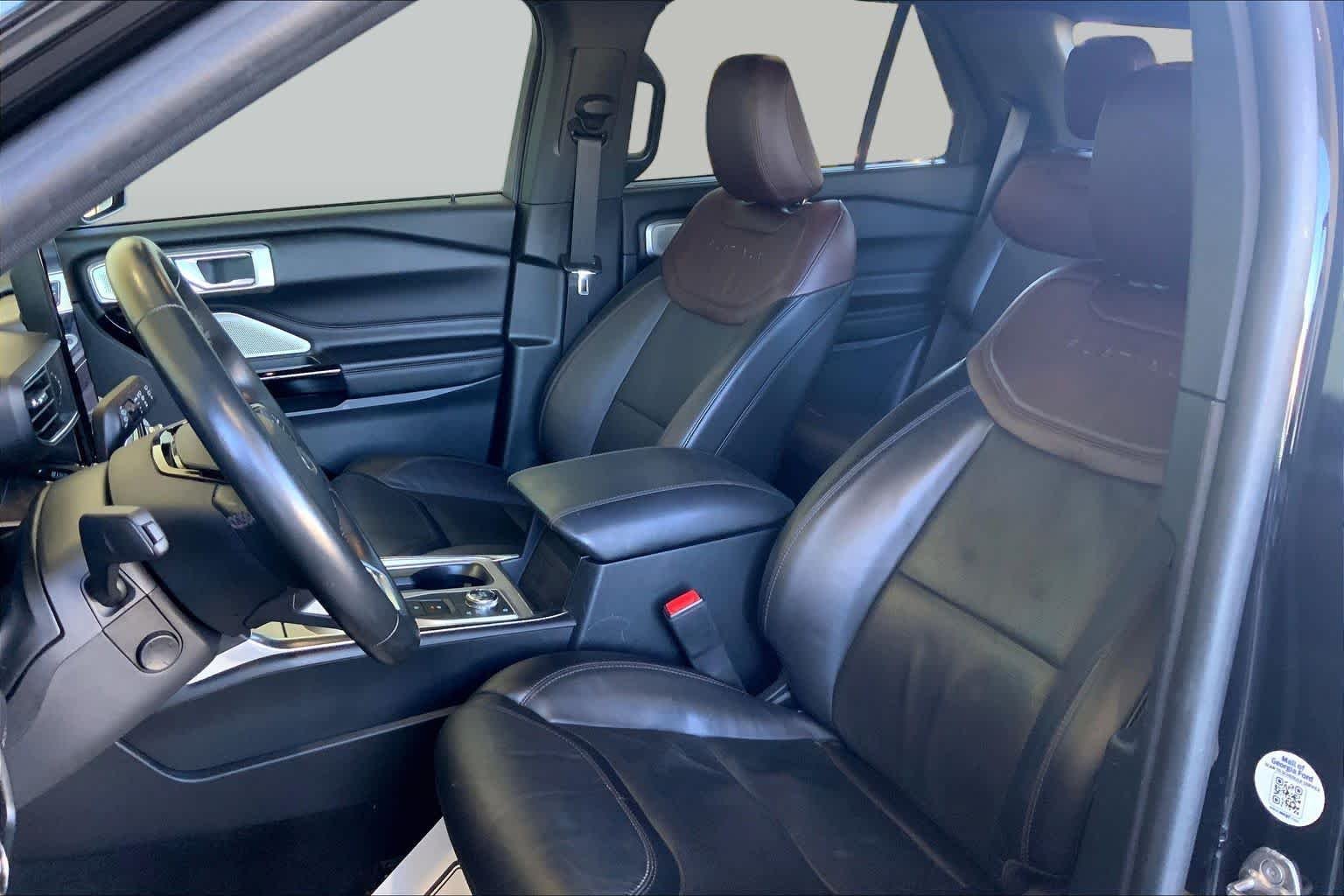 Used 2023 Agate Black Metallic Ford Platinum image 8