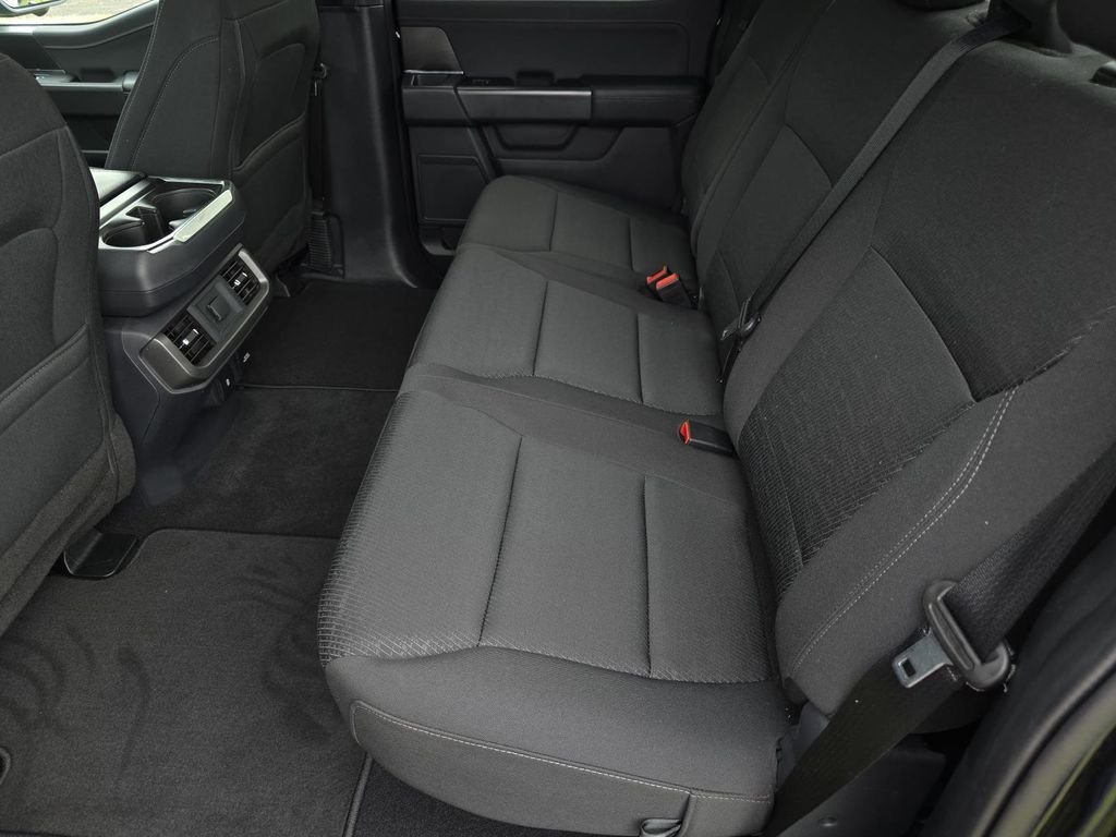 Used 2024 Agate Black Metallic Ford XLT image 29