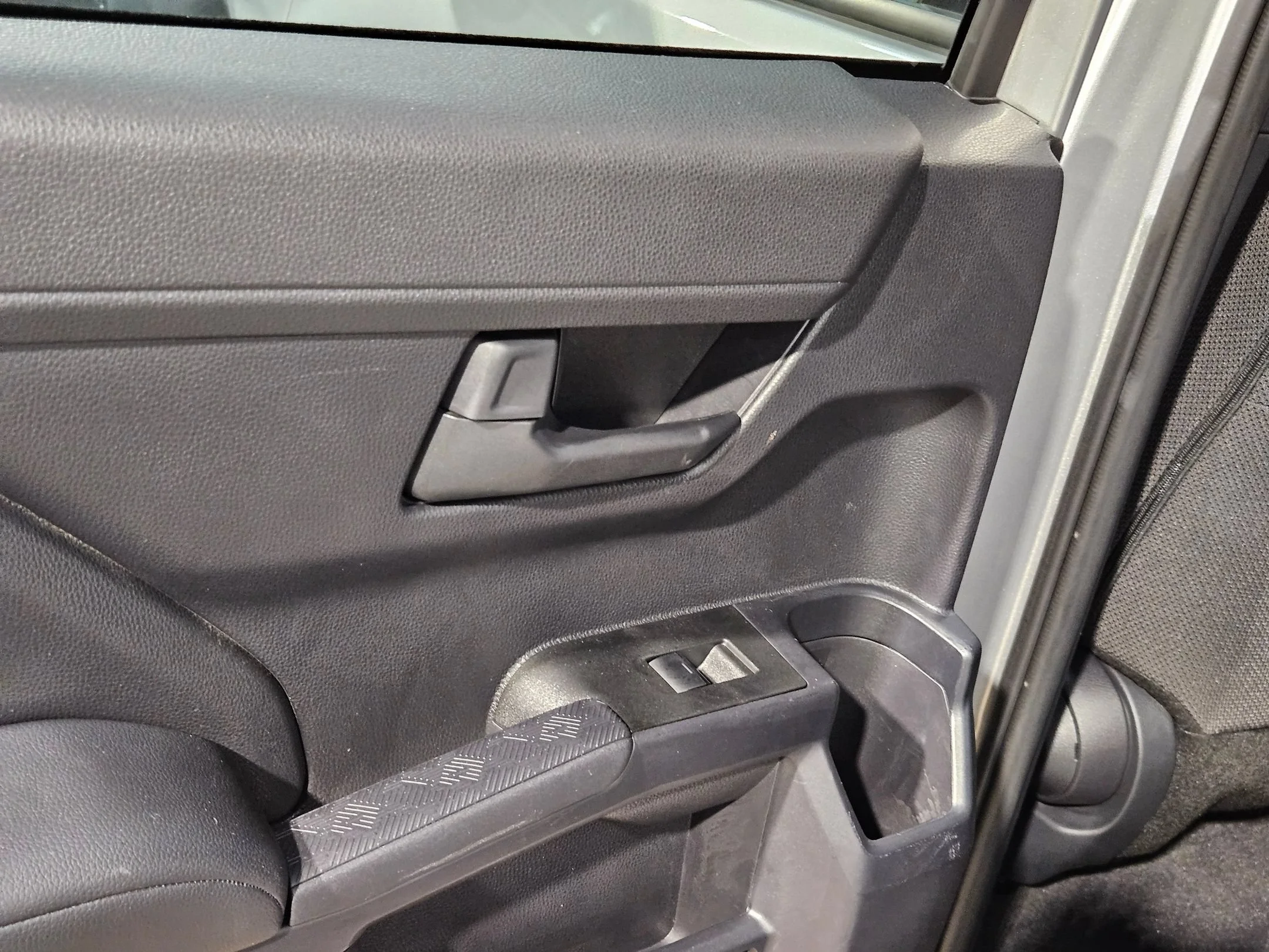 Used 2025 Cutting Edge Toyota SR5 image 34