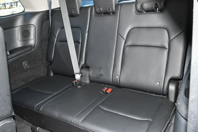 Used 2025 White Nissan Platinum image 21