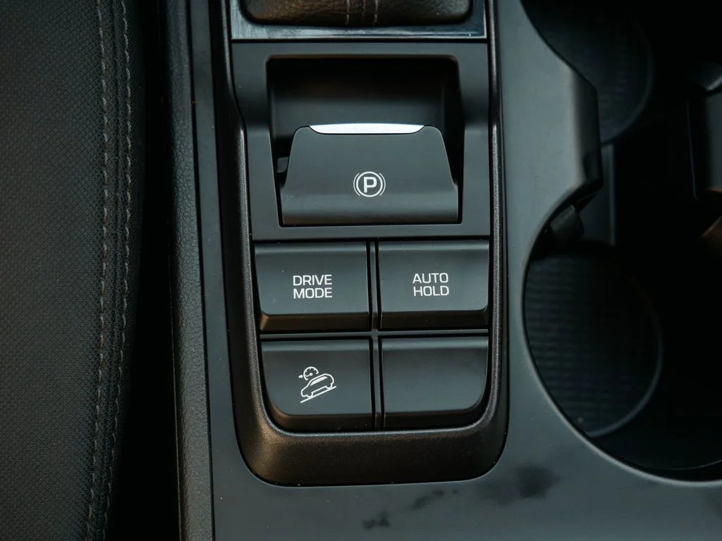 Used 2020 Red Hyundai Value image 25