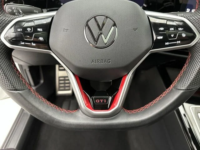 Used 2024 White Volkswagen Autobahn image 16