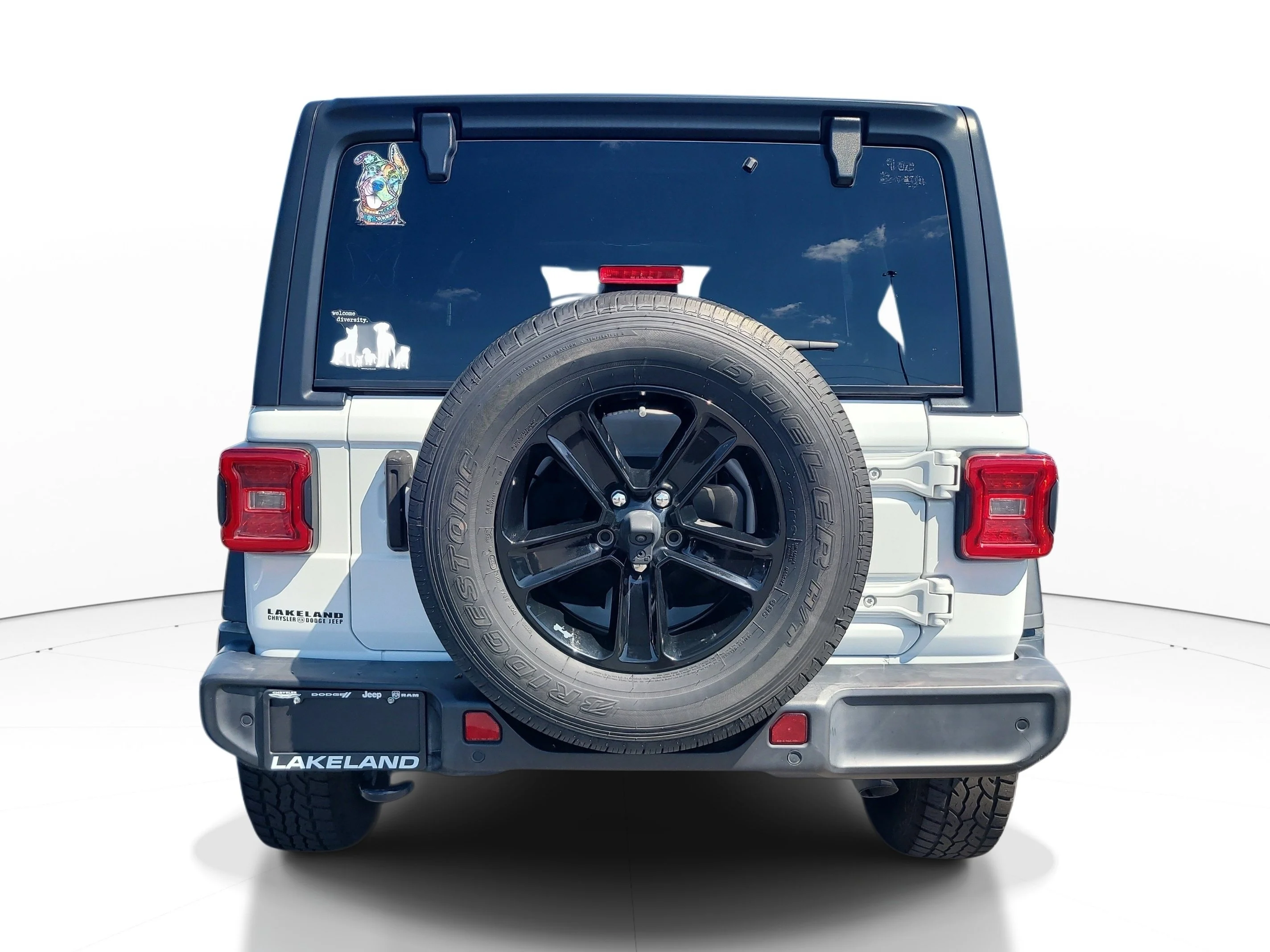 Used 2022 Bright White Clearcoat Jeep Unlimited Sport Altitude image 5