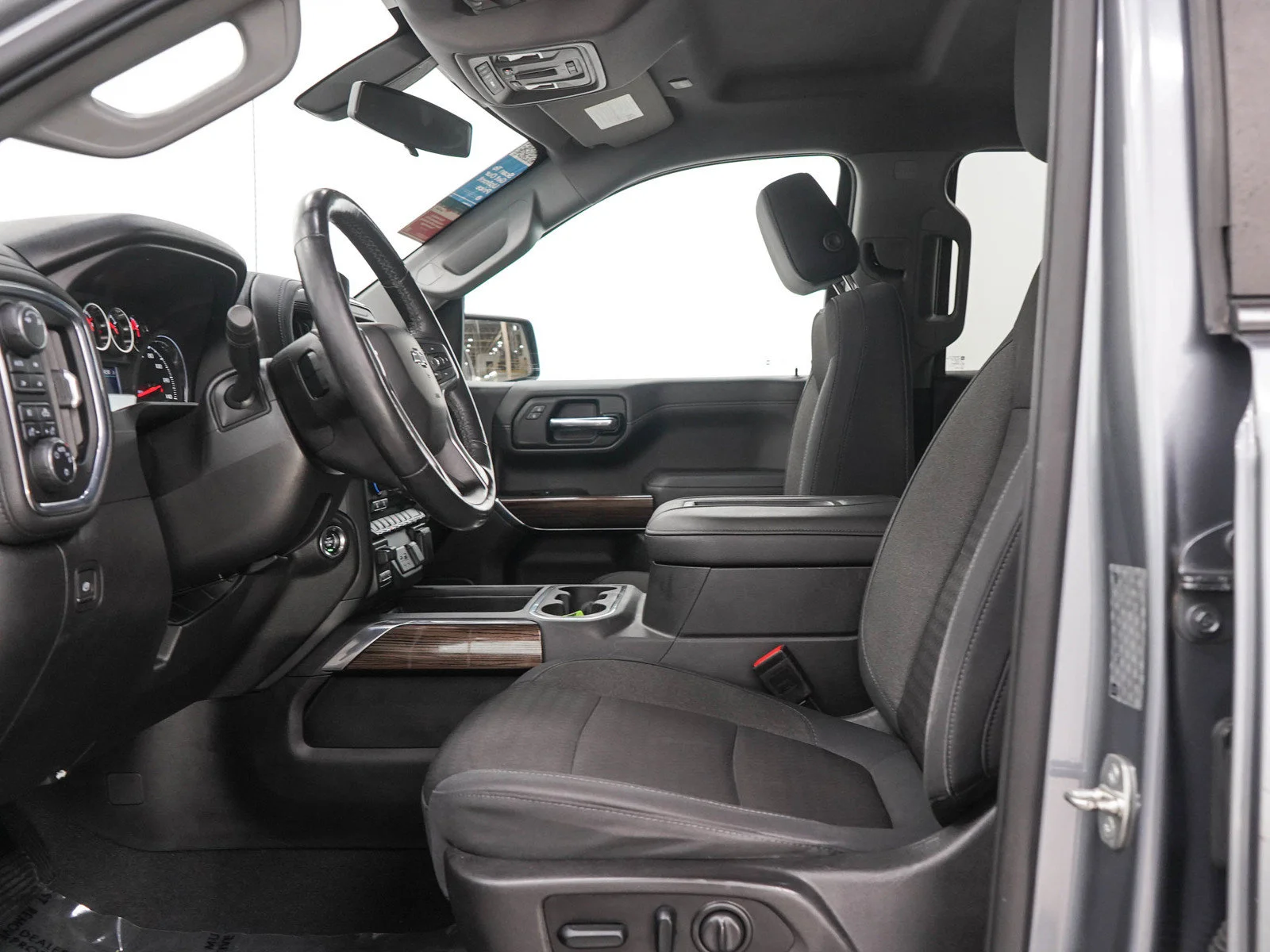 Used 2019 Satin Steel Metallic Chevrolet RST image 23
