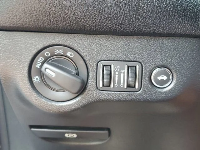 Used 2018 Granite Pearlcoat Dodge SRT Hellcat image 23