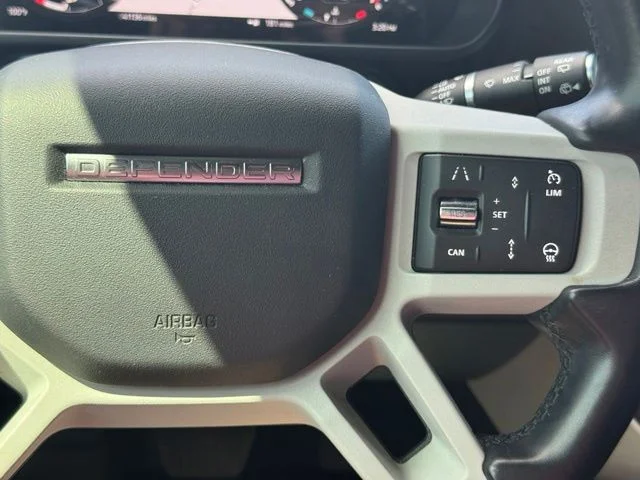 Used 2023 White Land Rover S image 30