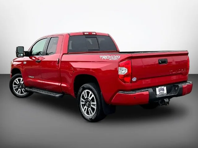 Used 2018 Red Toyota SR5 image 4