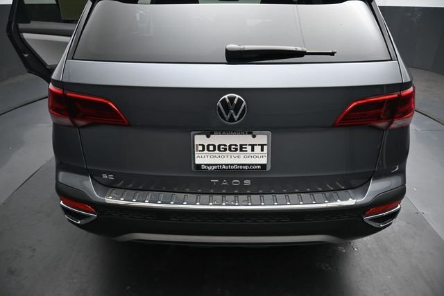 Used 2024 Gray Volkswagen 1.5T SE image 12