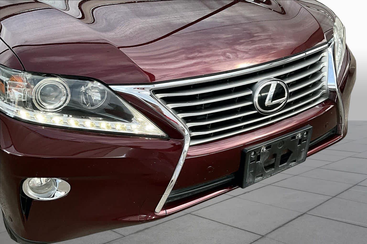 Used 2015 Claret Mica Lexus  image 30