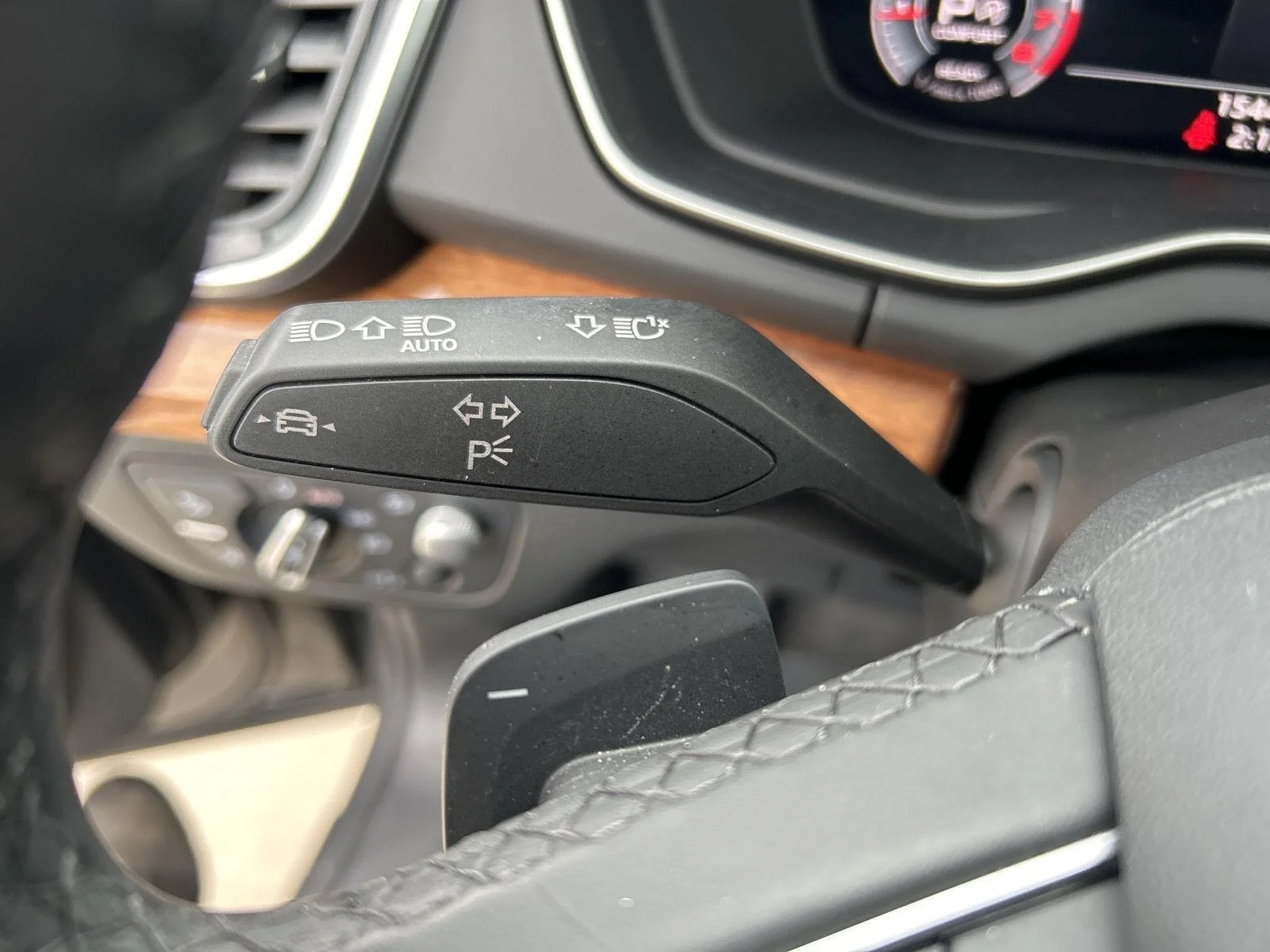 Used 2023 Daytona Gray Pearl Effect Audi S line Prestige image 18