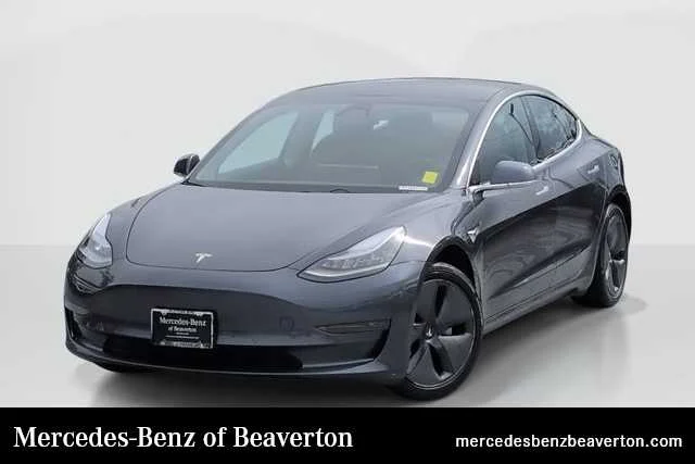 2019 Tesla Model 3 Rear-Wheel Drive Mid Range's photo