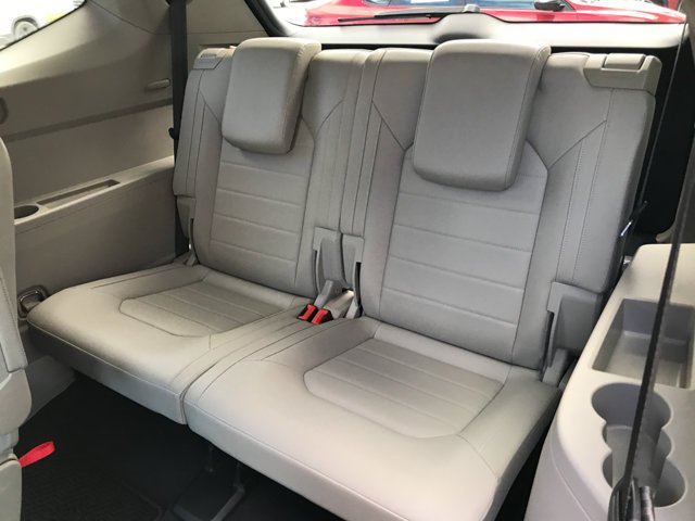 Used 2019 Fortana Red Metallic Volkswagen 3.6L V6 SEL Premium image 32