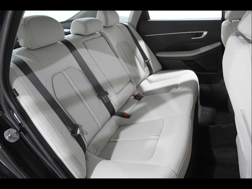 2025 Hyundai Sonata SEL - Photo 17